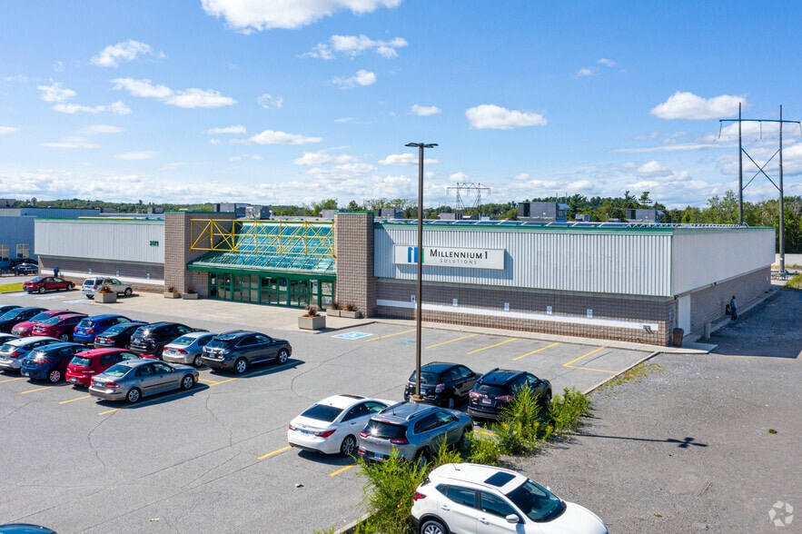 2175 Robertson Rd, Ottawa, ON for lease - Primary Photo - Image 1 of 3