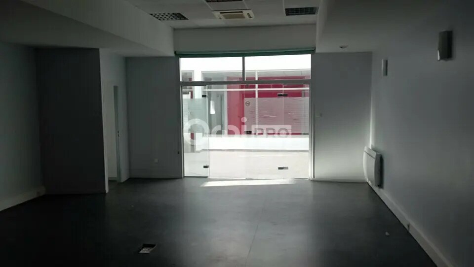 Office in Reims for lease - Building Photo - Image 3 of 7