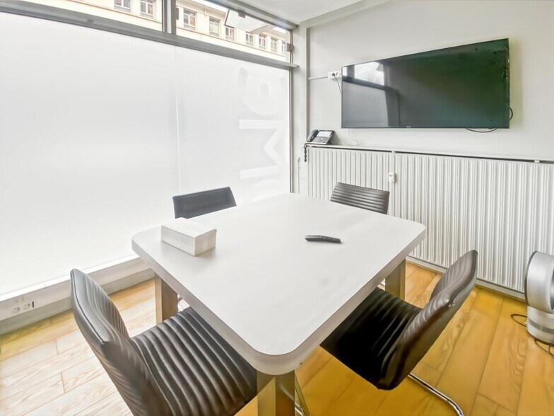 Office in Paris for sale - Building Photo - Image 3 of 9