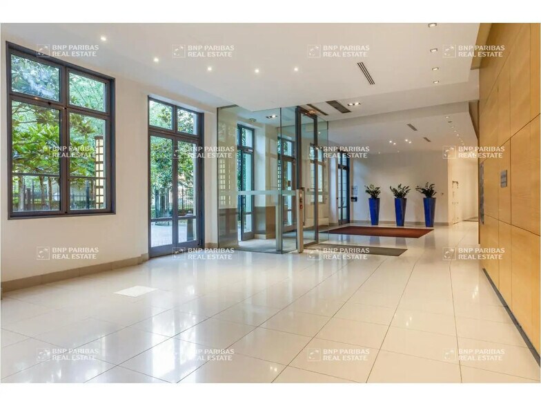 Office in Chessy for lease - Lobby - Image 1 of 8