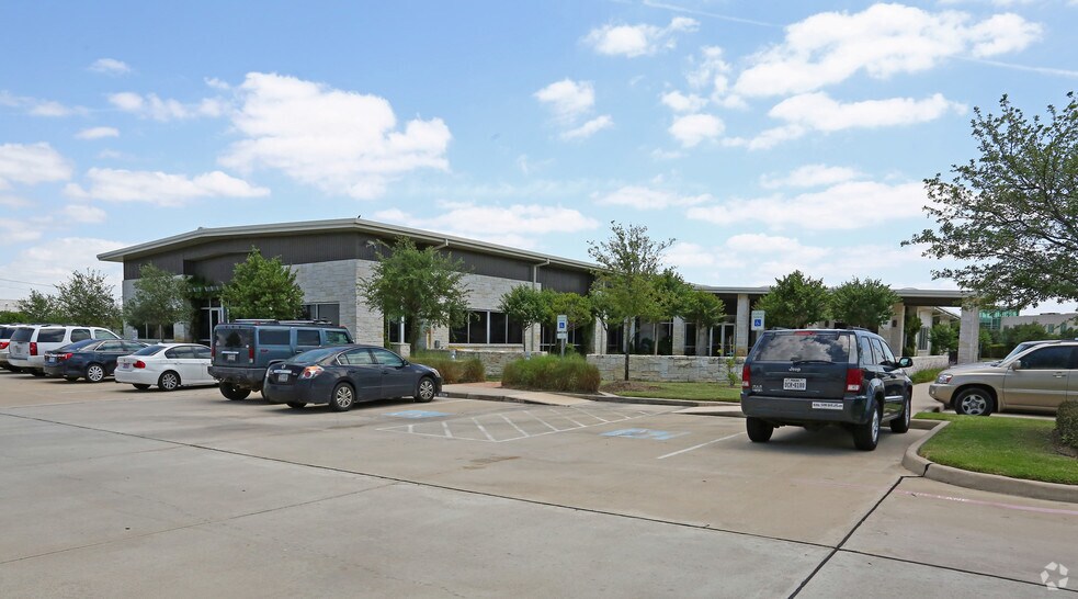 9977 W Sam Houston Pky N, Houston, TX à louer - Photo du bâtiment - Image 1 de 12