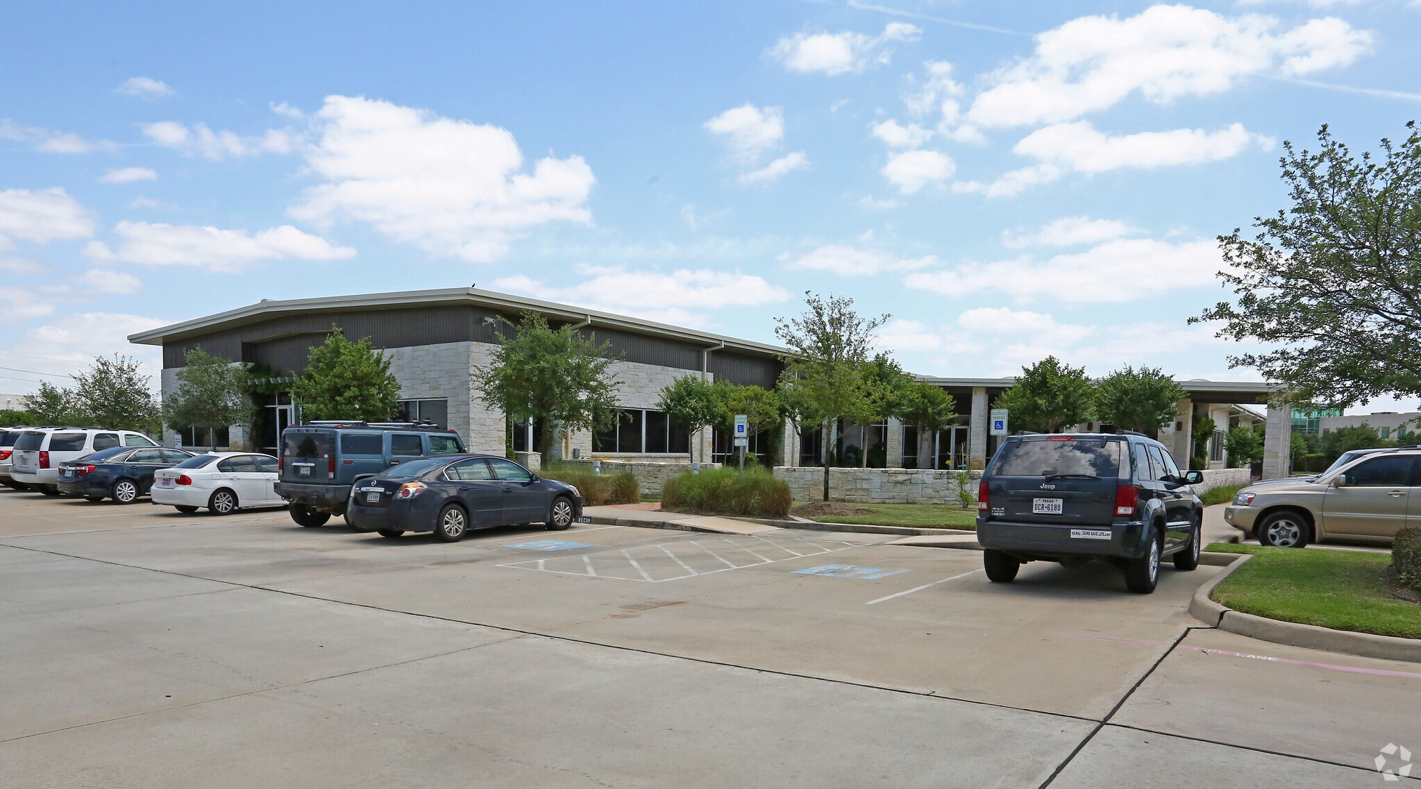 9977 W Sam Houston Pky N, Houston, TX à louer Photo du bâtiment- Image 1 de 13