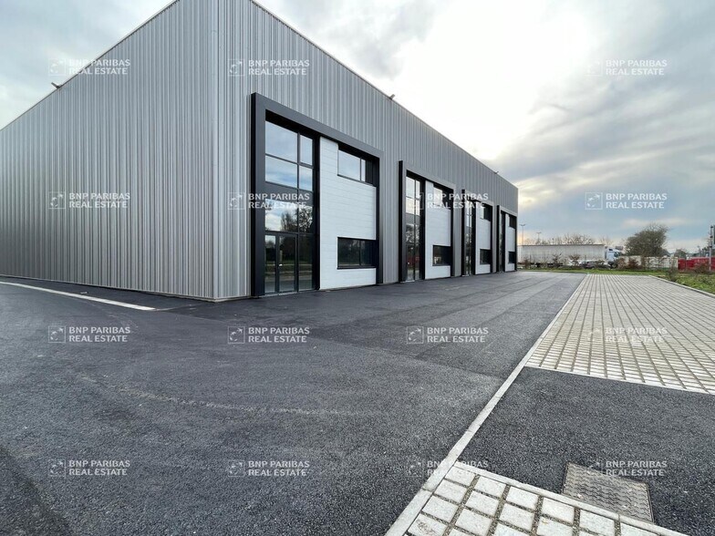 Flex in Thouaré-sur-Loire for sale - Building Photo - Image 1 of 10