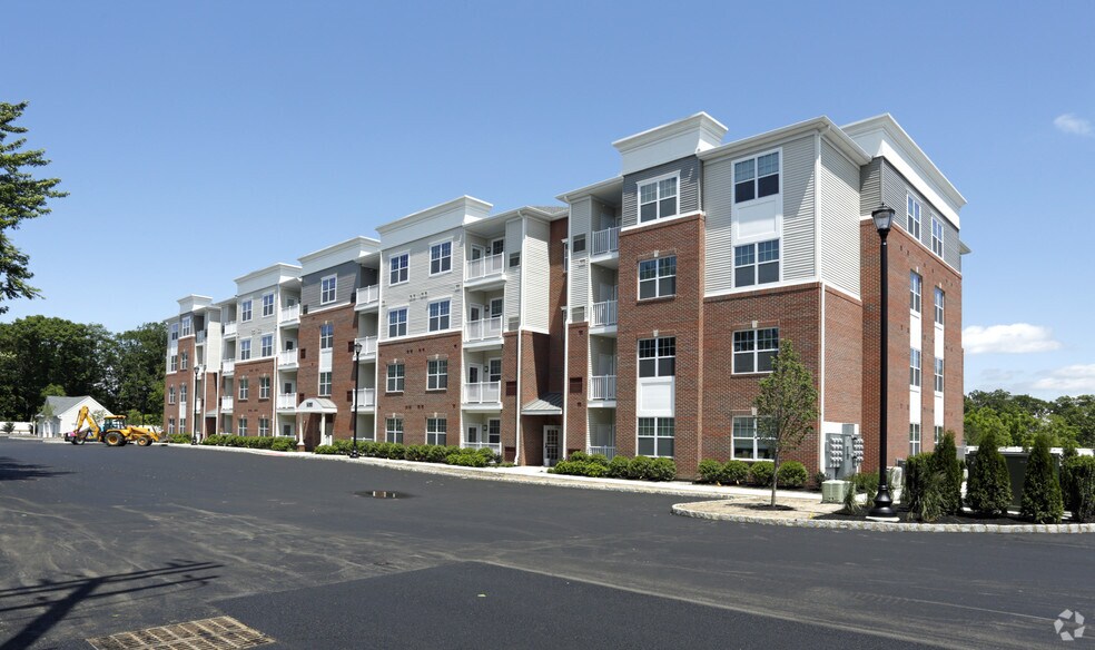 1101 Schindler Dr, Aberdeen, NJ à louer - Photo du bâtiment - Image 2 de 77