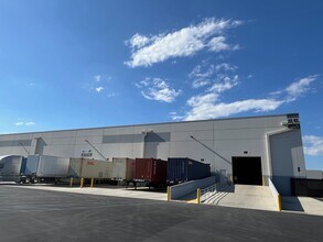 29040 Avenue Valley View, Valencia, CA for lease Building Photo- Image 2 of 3