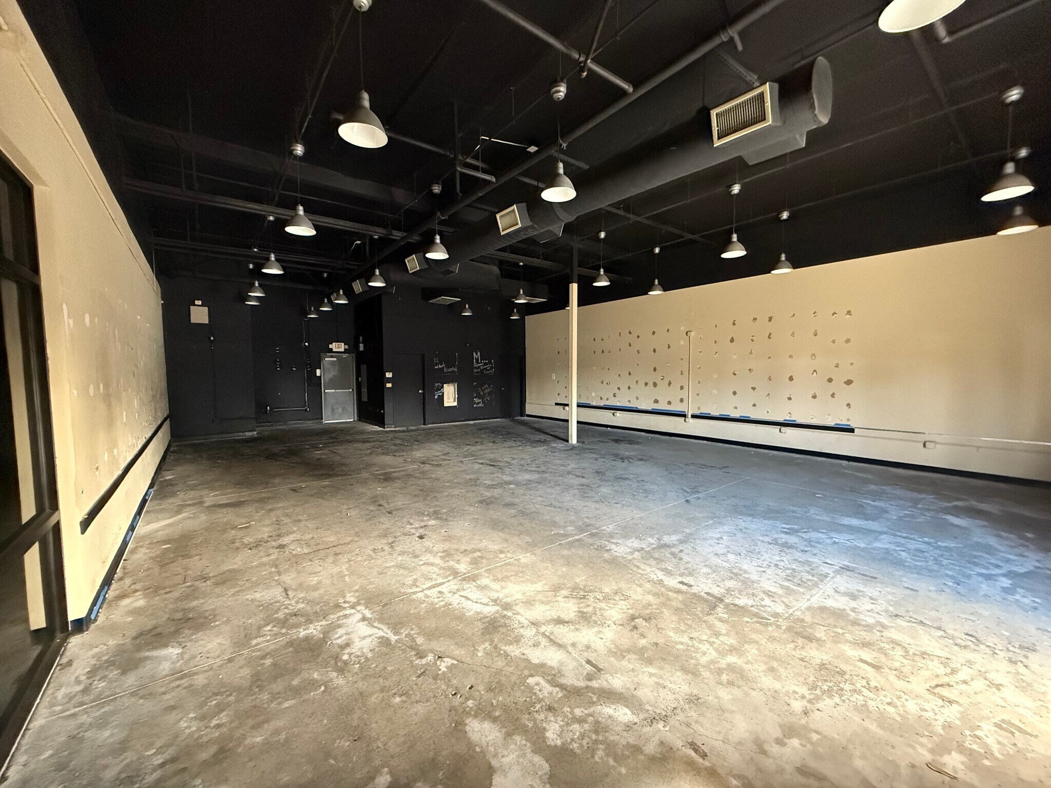 2601 N 11th Ave, Hanford, CA for lease Building Photo- Image 1 of 4