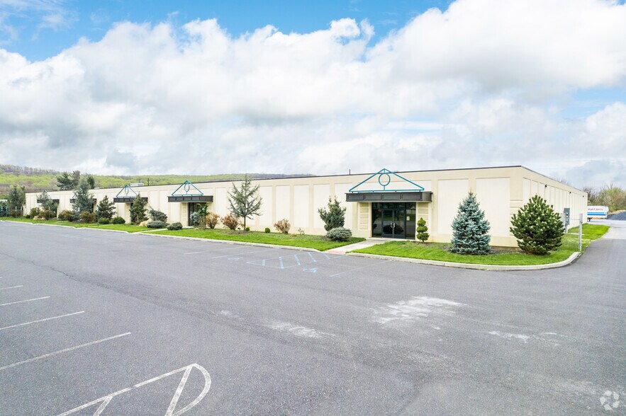 2200 S 12th St, Allentown, PA for lease - Building Photo - Image 2 of 5