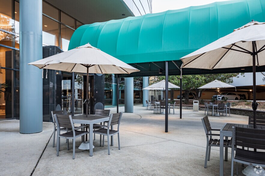 3700 Crestwood Pky NW, Duluth, GA à louer - Photo du bâtiment - Image 3 de 19