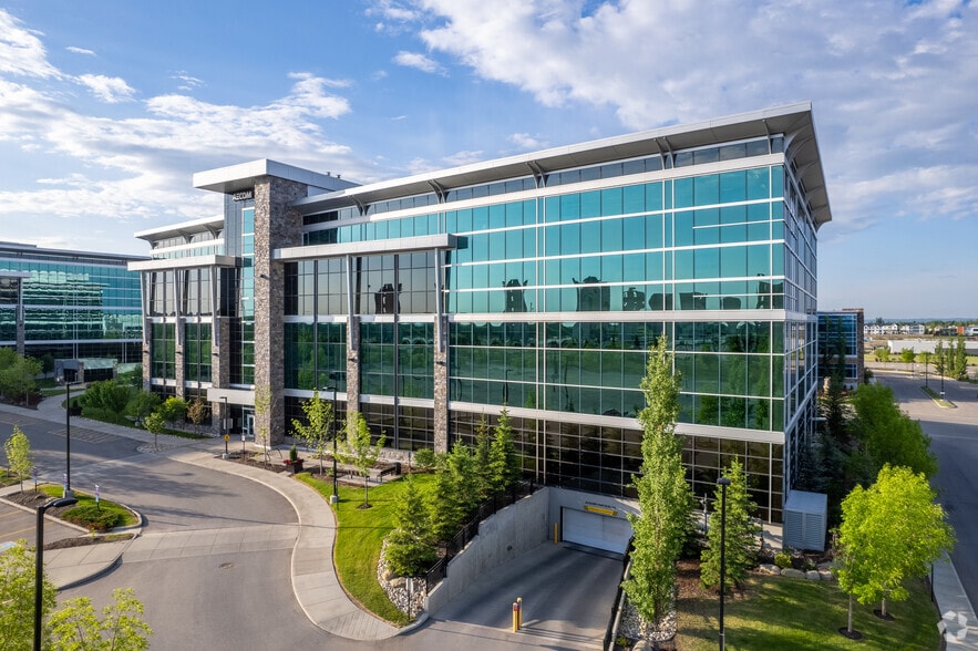 48 Quarry Park Blvd SE, Calgary, AB for lease - Primary Photo - Image 1 of 8