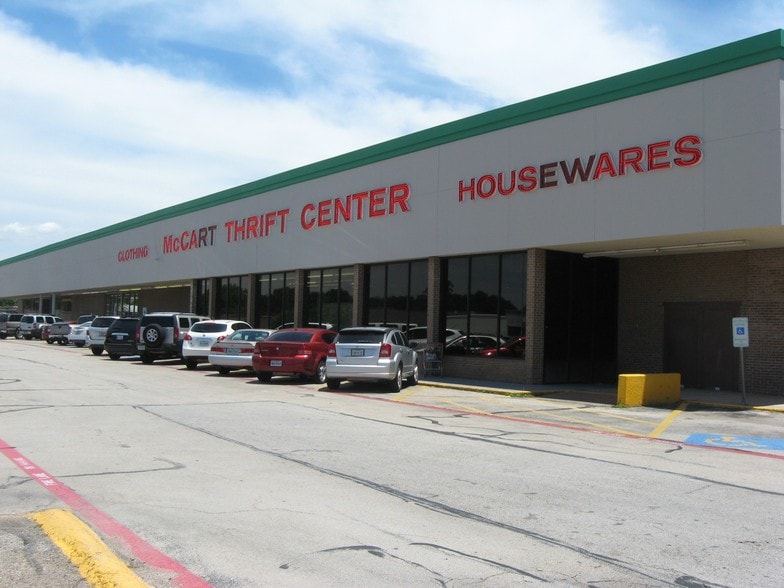 5203 McCart Ave, Fort Worth, TX for lease - Building Photo - Image 2 of 14