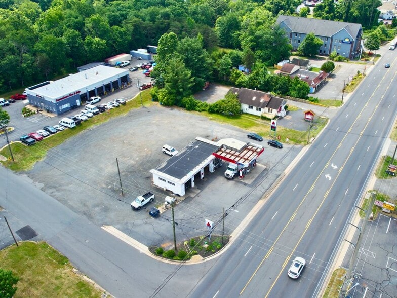 7601 Centreville Rd, Manassas, VA à vendre - Photo du bâtiment - Image 2 de 4