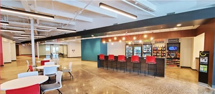 163 E County Line Rd, Warminster Township, PA for lease Interior Photo- Image 2 of 5