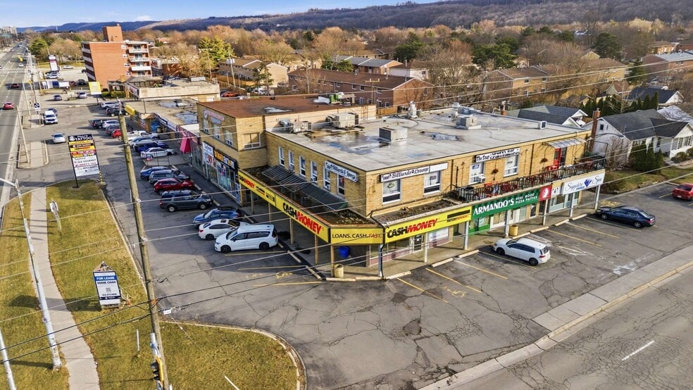 152-164 Hwy 8, Hamilton, ON à louer - Photo du bâtiment - Image 2 de 11
