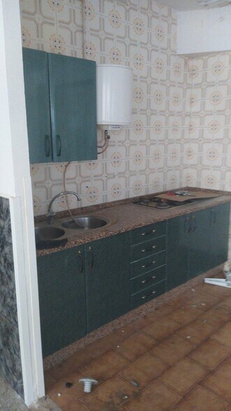 Commerce de détail dans Cáceres à louer - Photo du bâtiment - Image 1 de 8