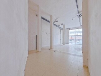 Plus de détails pour Multi-résidentiel à vendre