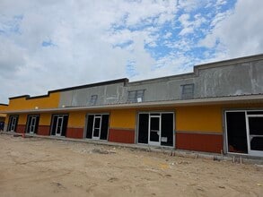 3114 Holly Road, Corpus Christi, TX for lease Building Photo- Image 1 of 6