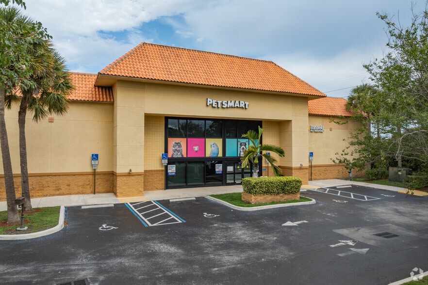 4151 Turtle Creek Dr, Coral Springs, FL for sale - Primary Photo - Image 1 of 4