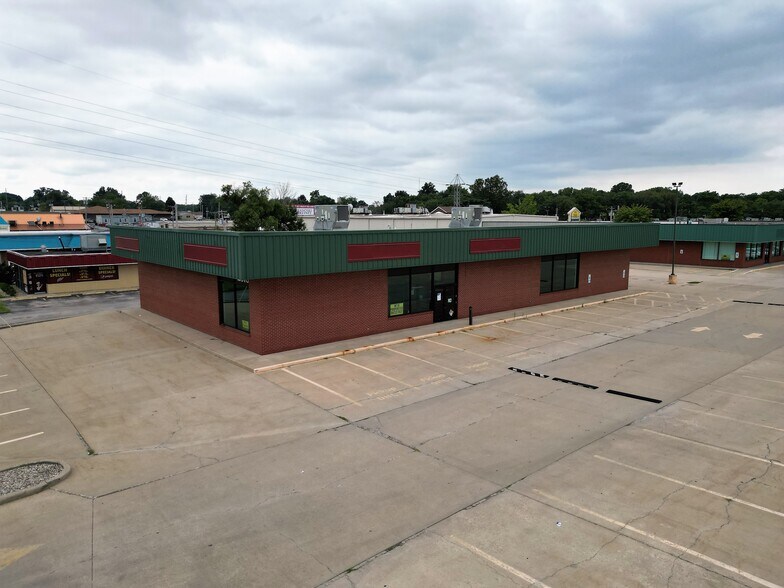 2875 N Water St, Decatur, IL à louer - Photo du bâtiment - Image 1 de 2