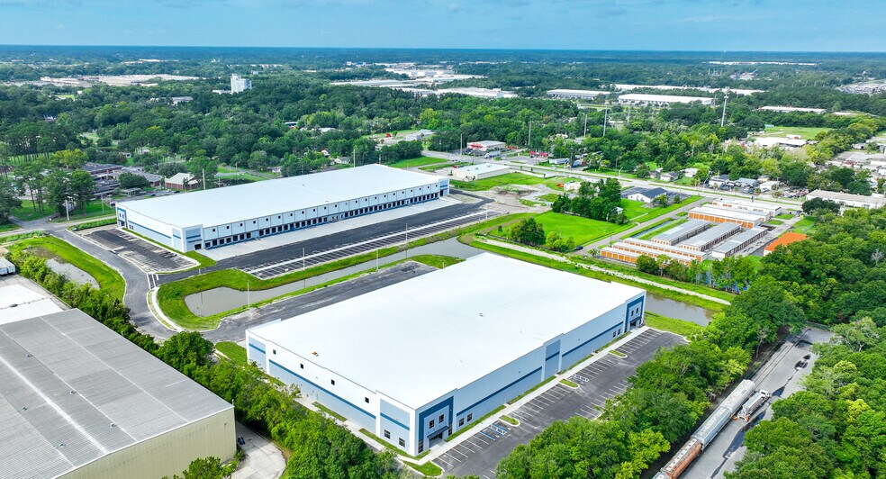 2305 Edgewood Ave N, Jacksonville, FL à louer - Photo du bâtiment - Image 1 de 1