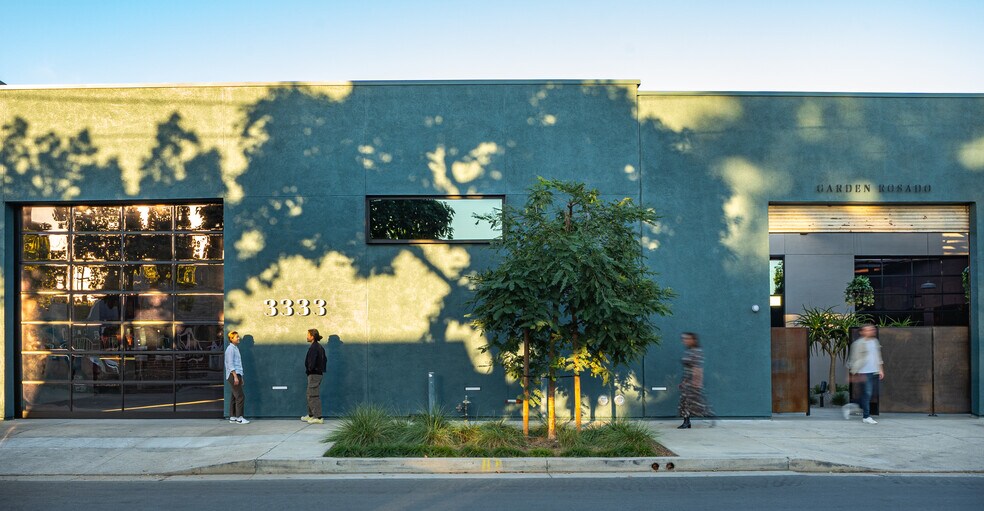 3333 Casitas Ave, Los Angeles, CA à louer - Photo du bâtiment - Image 1 de 11