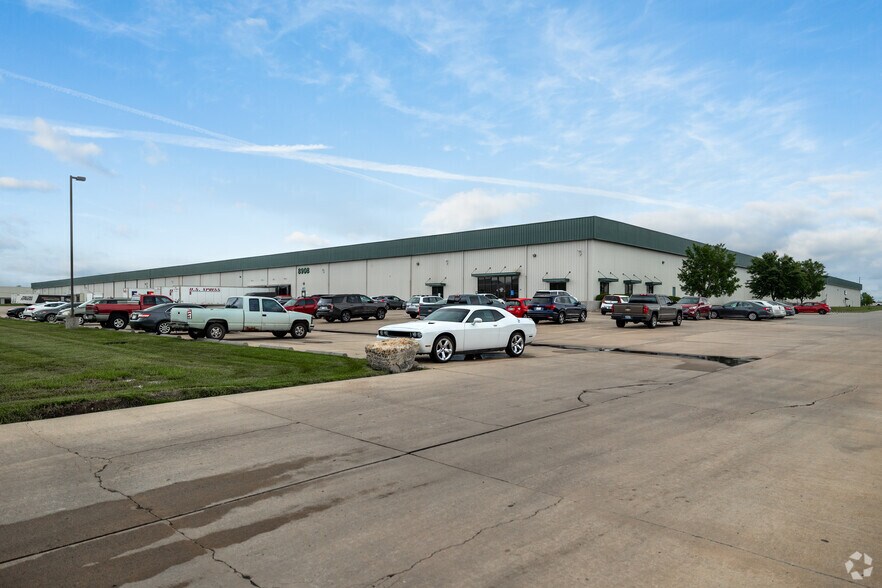 8908 E 34th St, Wichita, KS à louer - Photo du bâtiment - Image 3 de 9