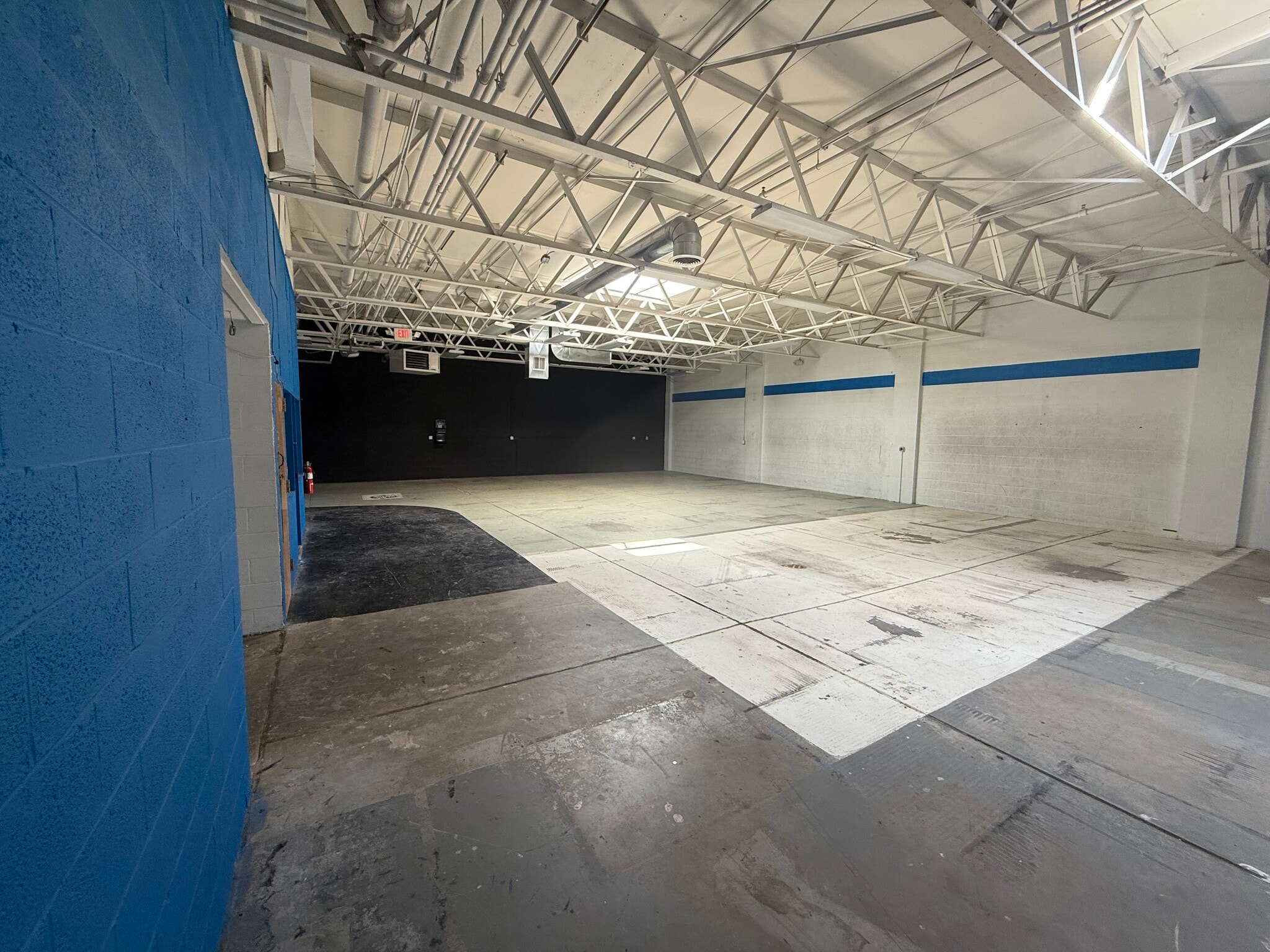 530 Livernois St, Ferndale, MI for lease Interior Photo- Image 1 of 7