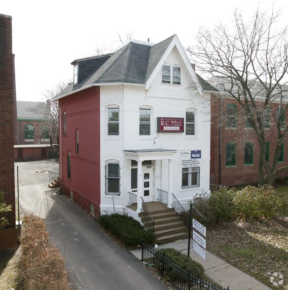 915 Asylum Ave, Hartford, CT à vendre - Photo du bâtiment - Image 2 de 5