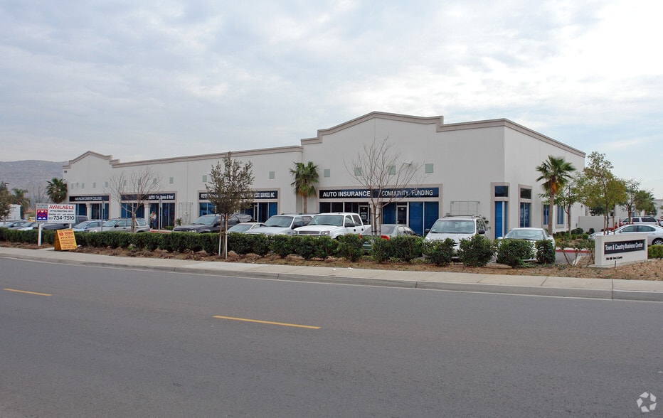 1790 Town & Country Dr, Norco, CA for lease - Building Photo - Image 1 of 7