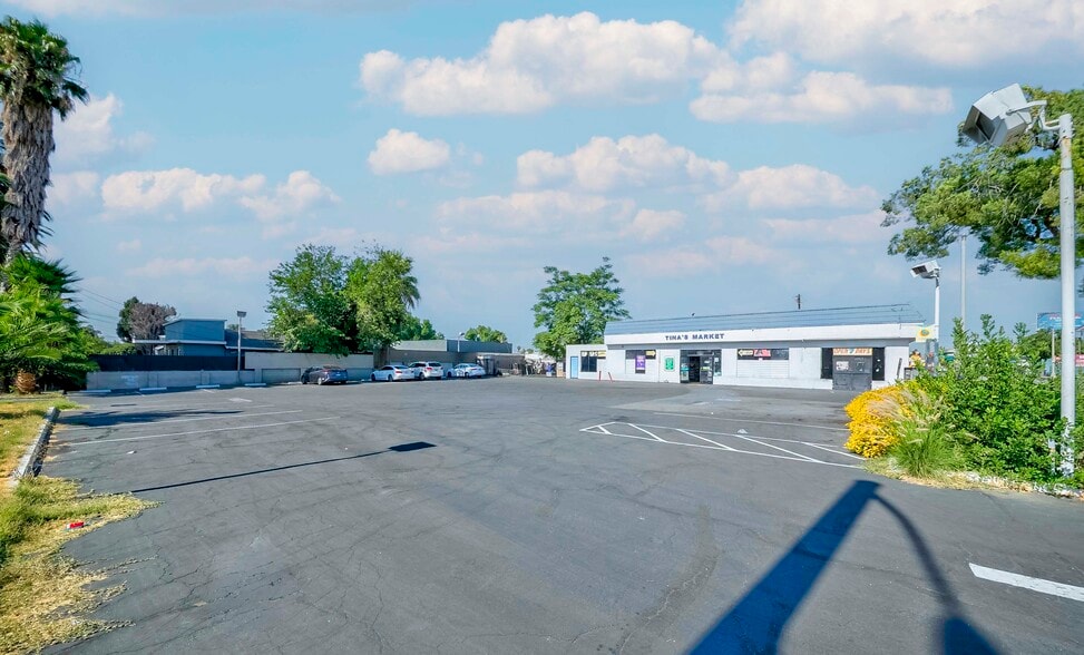 1198 N D St, San Bernardino, CA for sale - Building Photo - Image 2 of 8