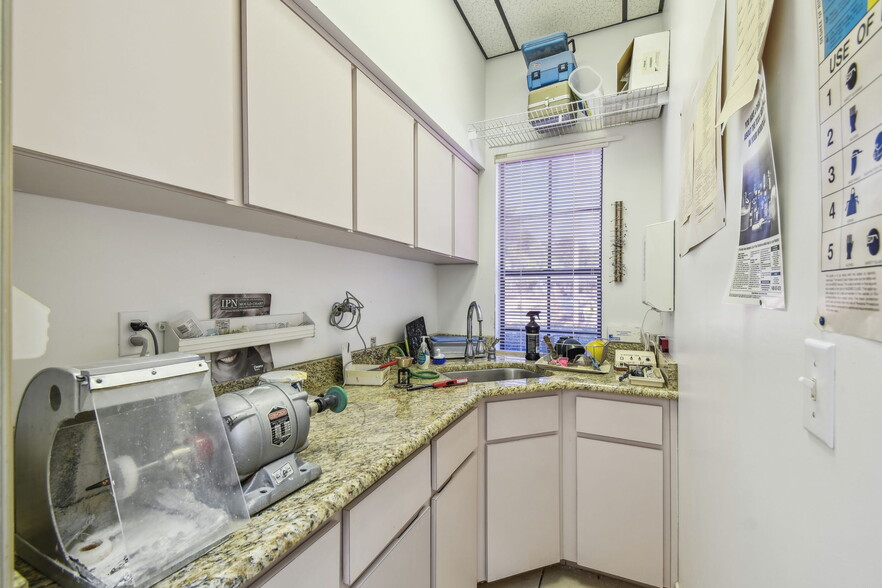 6331 State Road 54, New Port Richey, FL for lease - Building Photo - Image 2 of 13