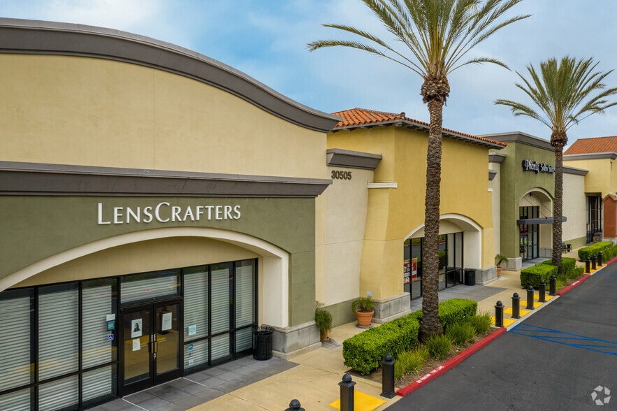 30461-30511 Avenida De Las Flores, Rancho Santa Margarita, CA à louer - Photo du bâtiment - Image 3 de 15