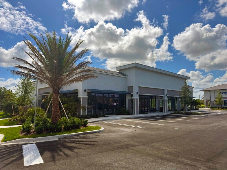 10704 SW Village Pky, Port Saint Lucie, FL à louer - Photo principale - Image 1 de 5