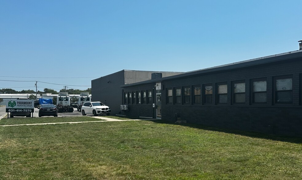 171-177 Allen Blvd, Farmingdale, NY à louer - Photo du bâtiment - Image 2 de 2