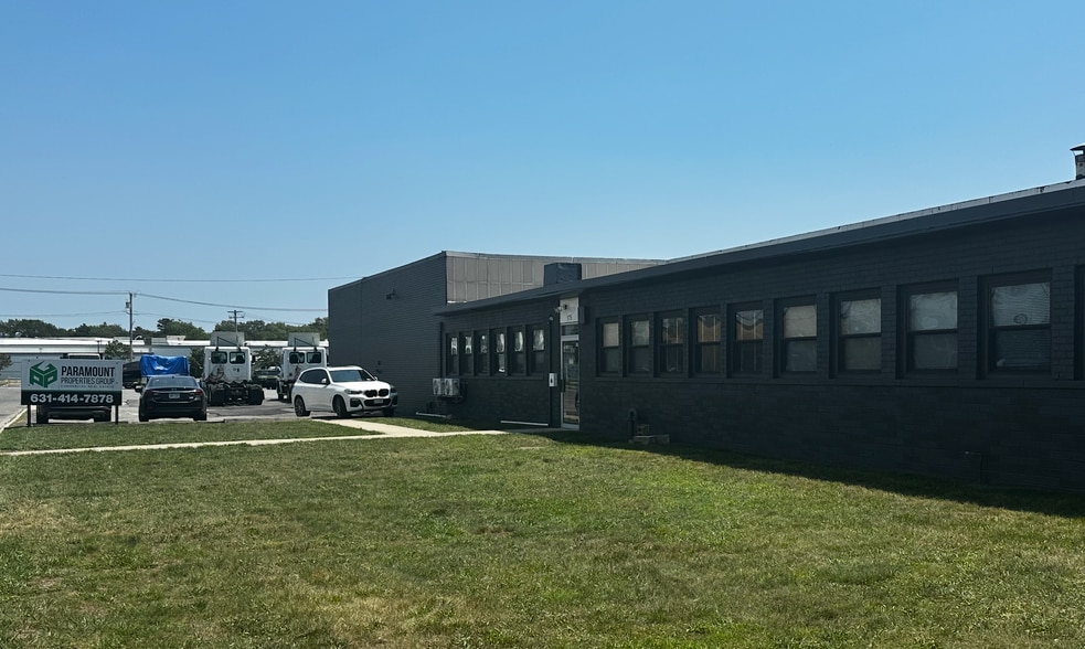 171-177 Allen Blvd, Farmingdale, NY à louer - Photo du bâtiment - Image 2 de 3
