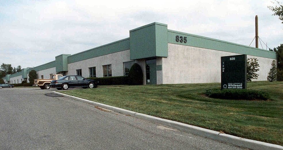 835 Industrial Hwy, Cinnaminson, NJ for lease - Building Photo - Image 2 of 8
