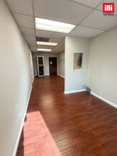 18515-18549 Roscoe Blvd, Northridge, CA à louer Photo intérieure- Image 2 de 12