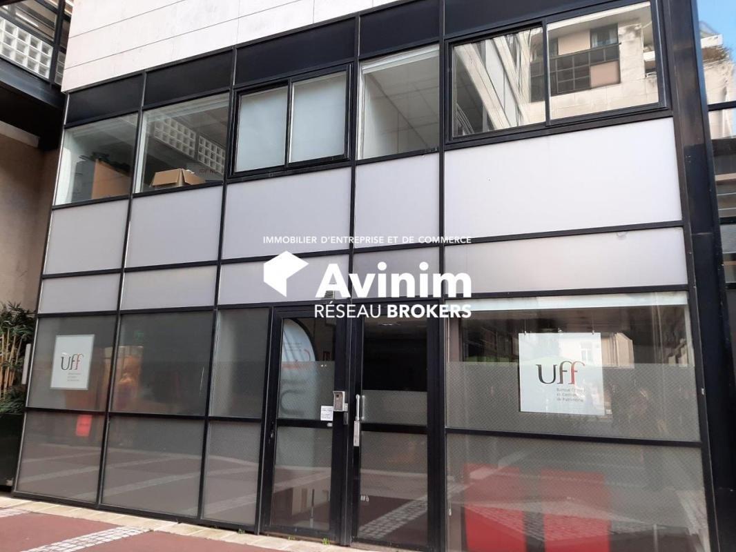 Retail in Enghien-les-Bains for lease Building Photo- Image 1 of 4