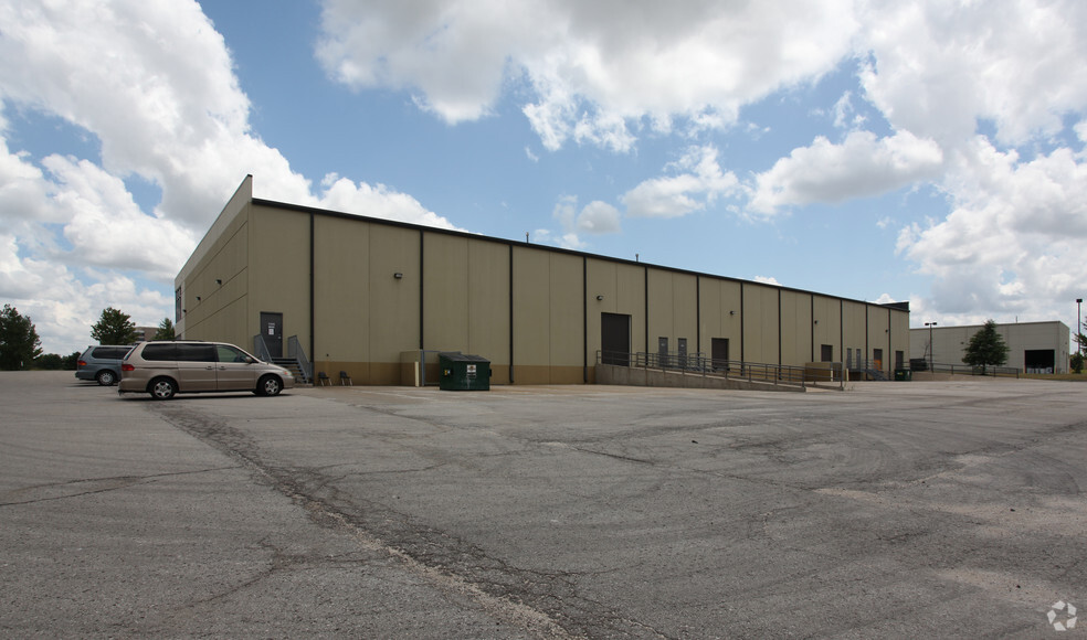 1445-1485 S Mahaffie Cir, Olathe, KS for lease - Building Photo - Image 3 of 4