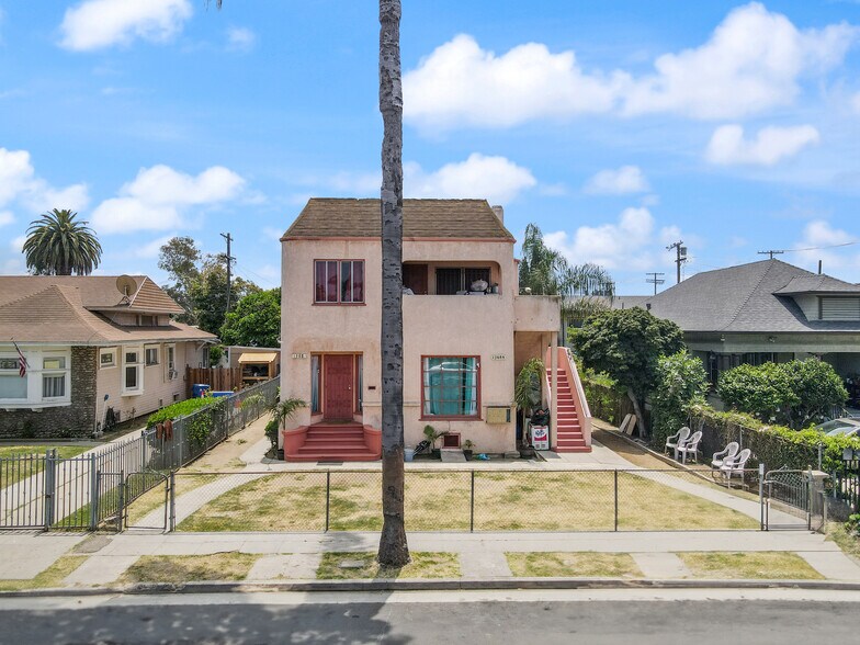 1366 W 37th Pl, Los Angeles, CA à vendre - Photo du bâtiment - Image 2 de 7