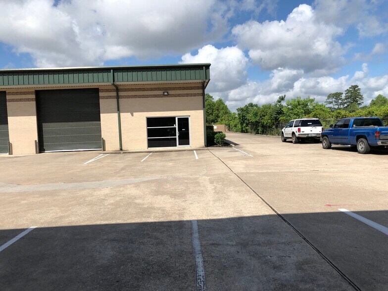 16721 Hollister St, Houston, TX for lease - Building Photo - Image 2 of 7