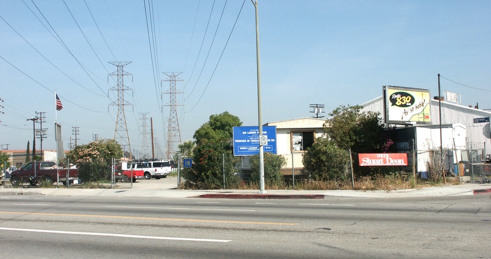 11825 Sherman Way, North Hollywood, CA à vendre - Photo du bâtiment - Image 3 de 6