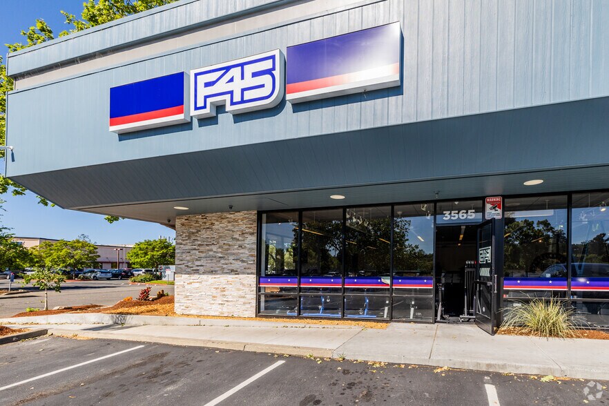 3565-3589 Industrial Dr, Santa Rosa, CA à louer - Photo du bâtiment - Image 3 de 16