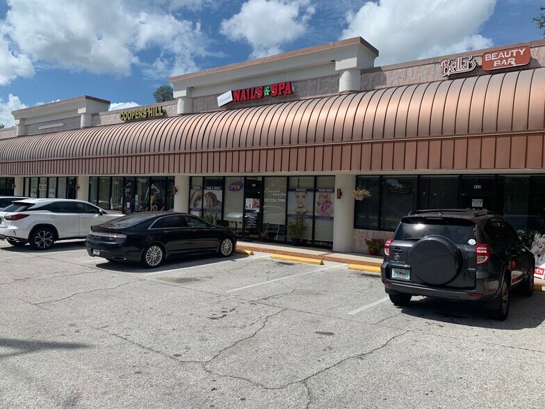 910-924 N Mcmullen Booth Rd, Clearwater, FL à louer - Photo du bâtiment - Image 2 de 5