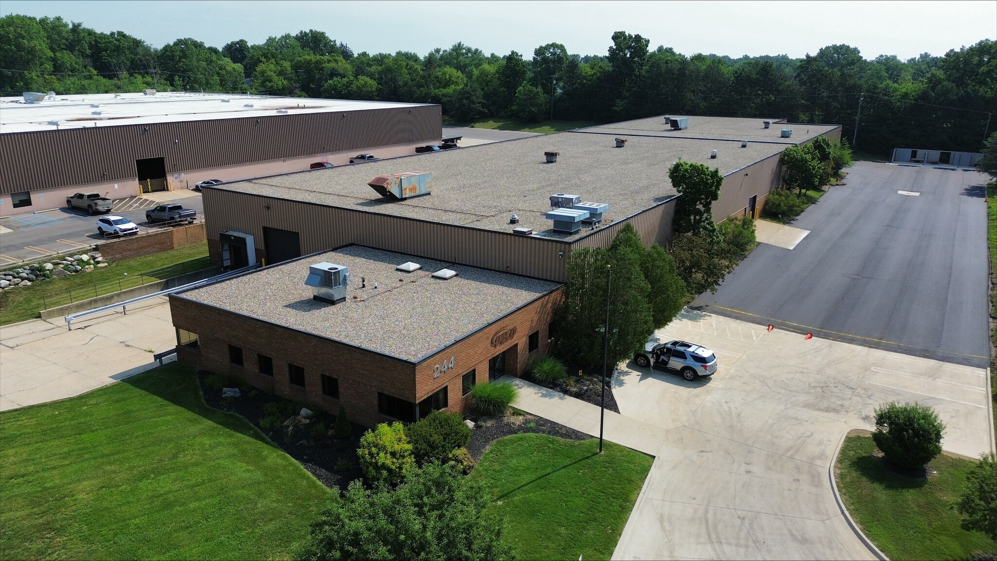 244 Rex Blvd, Auburn Hills, MI for lease Building Photo- Image 1 of 8