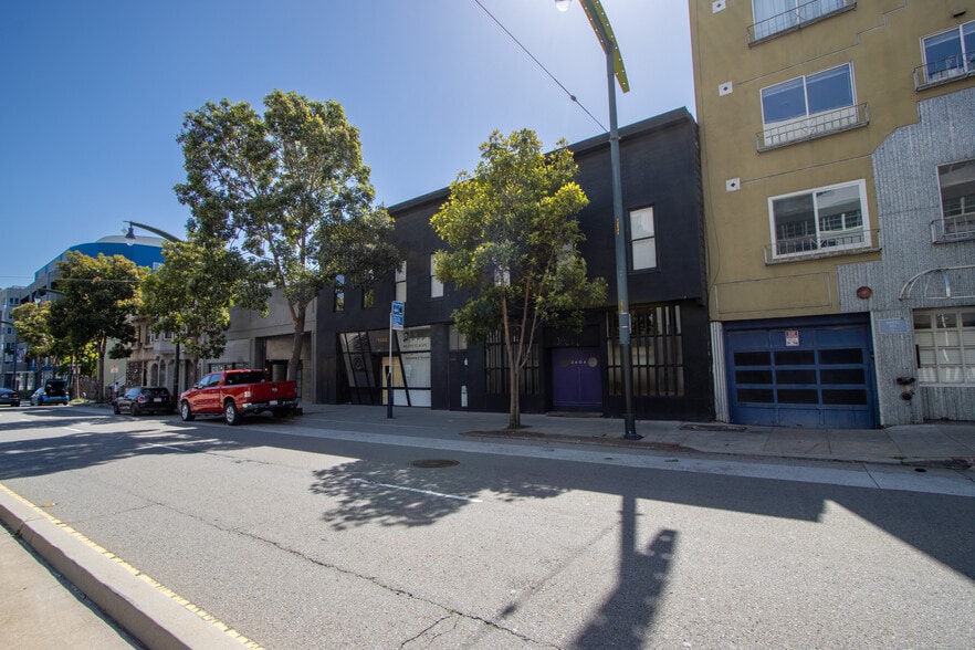 2604-2608 3rd St, San Francisco, CA for lease - Building Photo - Image 2 of 9