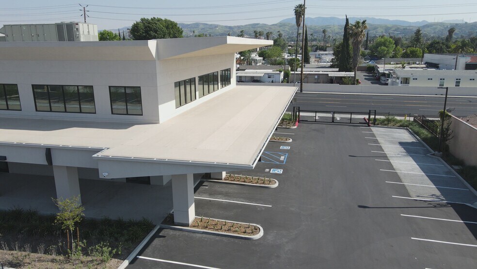 25258 Redlands Blvd, Loma Linda, CA à louer - Vidéo sur l’inscription commerciale - Image 2 de 52