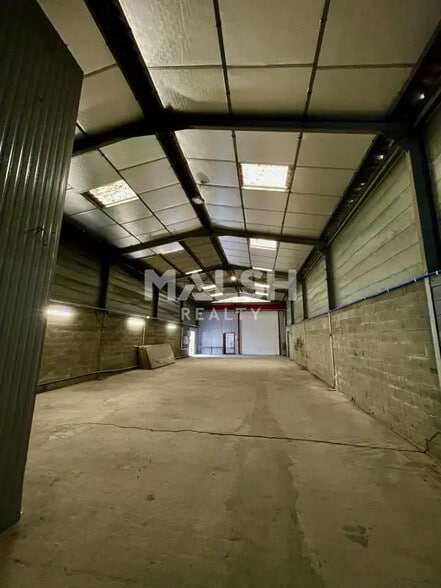 Flex in Givors for sale - Interior Photo - Image 3 of 13