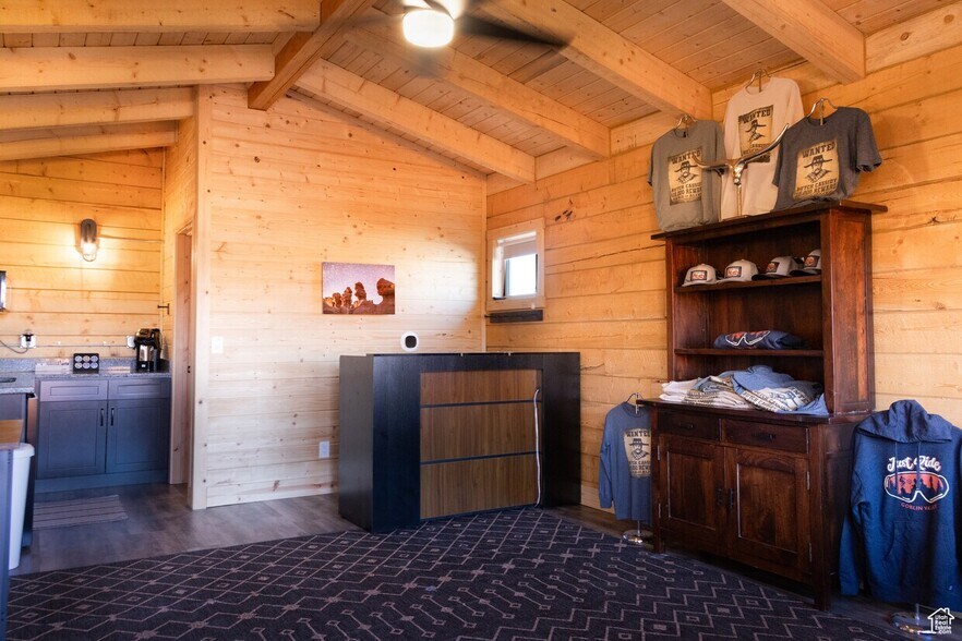 280 E 100 N, Hanksville, UT à vendre - Photo du bâtiment - Image 2 de 5