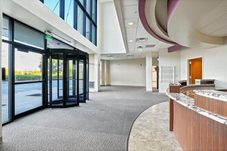 600-604 Morrison Rd, Gahanna, OH for lease Interior Photo- Image 2 of 6