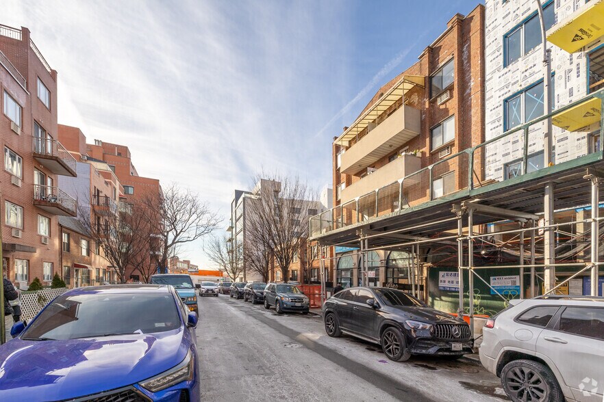 13225 Pople Ave, Flushing, NY à vendre - Photo du bâtiment - Image 3 de 10